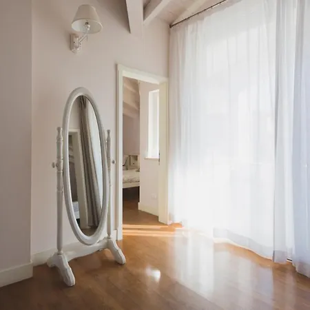 Lilla Sulla Di Luxury
