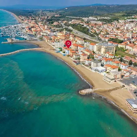 Villa Lilla Sulla Spiaggia Di San Vincenzo Luxury Apartment *