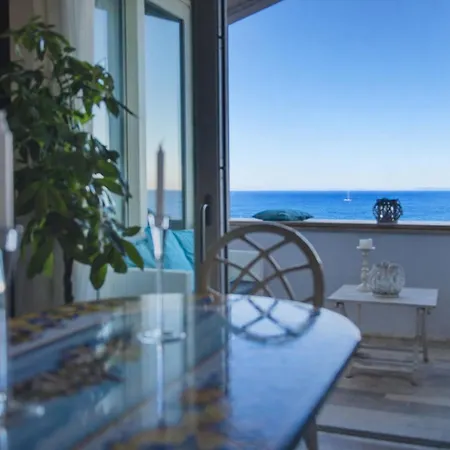 아파트 Lilla Sulla Di Luxury