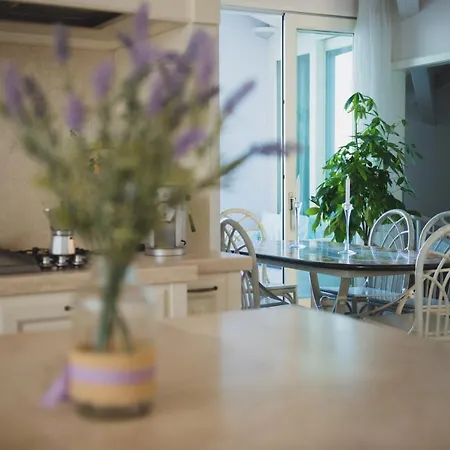 Villa Lilla Sulla Spiaggia Di San Vincenzo Luxury Apartment